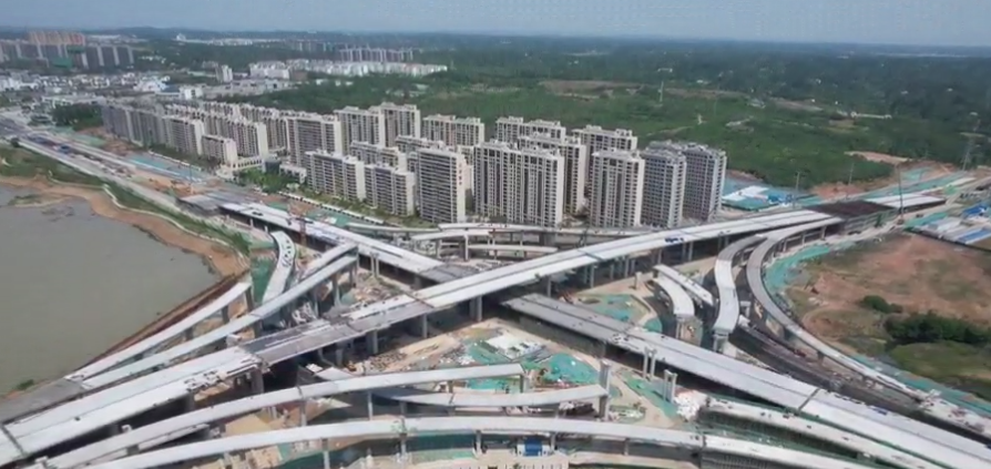 “五一”堅(jiān)守不停工 項(xiàng)目建設(shè)“加速跑” 信陽市北環(huán)路快速化改造項(xiàng)目加快建設(shè)